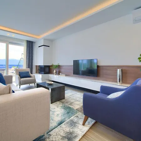 Luxurioese Mit Pool Und Fantastischem Meerblick By Interhome Casa de Férias