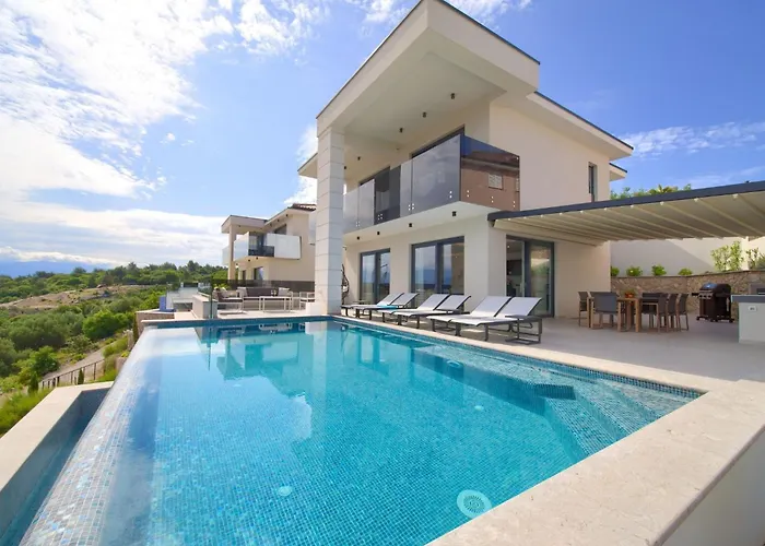 Luxurioese Mit Pool Und Fantastischem Meerblick By Interhome Holiday home *