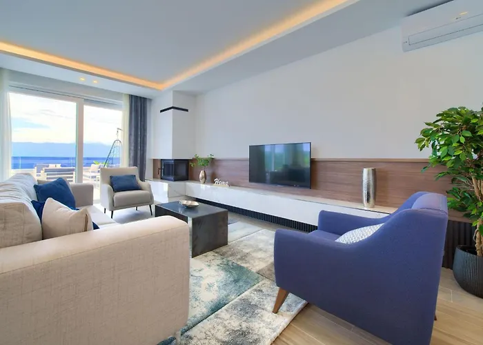 Luxurioese Mit Pool Und Fantastischem Meerblick By Interhome Holiday home