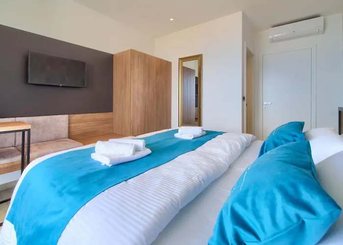 Holiday home Luxurioese Mit Pool Und Fantastischem Meerblick By Interhome *