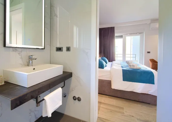Luxurioese Mit Pool Und Fantastischem Meerblick By Interhome Holiday home *