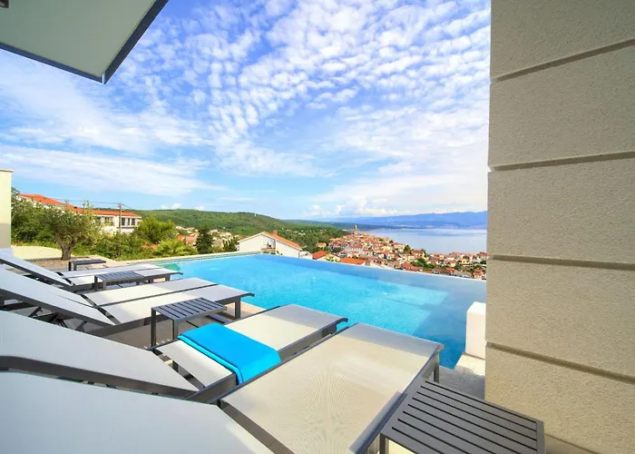 Luxurioese Mit Pool Und Fantastischem Meerblick By Interhome