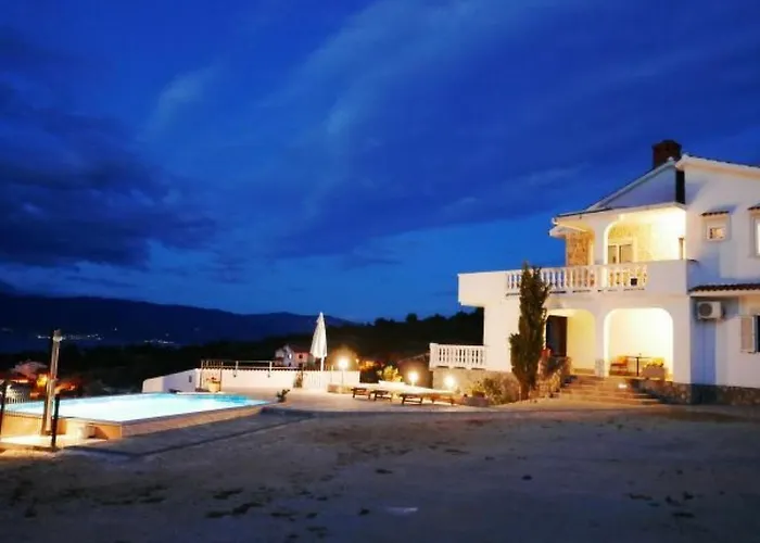 Casa vacanze Luxurioese Mit Pool Und Fantastischem Meerblick By Interhome