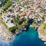 Luxurioese Mit Pool Und Fantastischem Meerblick By Interhome * Vrbnik
