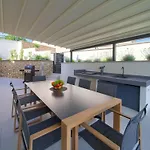 Luxurioese Mit Pool Und Fantastischem Meerblick By Interhome Nyaraló Vrbnik