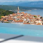 Luxurioese Mit Pool Und Fantastischem Meerblick By Interhome