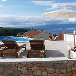Luxurioese Mit Pool Und Fantastischem Meerblick By Interhome Prázdninový dům Vrbnik (Primorje-Gorski Kotar)