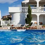 Luxurioese Mit Pool Und Fantastischem Meerblick By Interhome *