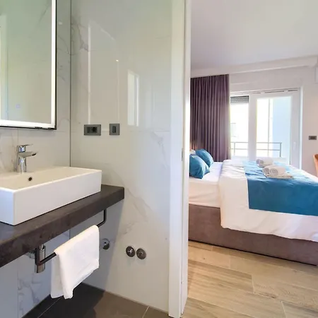 Luxurioese Mit Pool Und Fantastischem Meerblick By Interhome Holiday home *