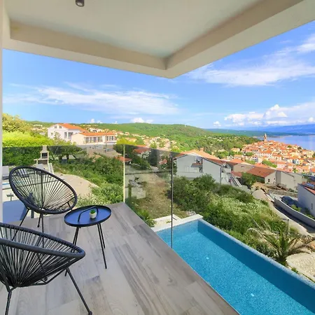 Luxurioese Mit Pool Und Fantastischem Meerblick By Interhome *