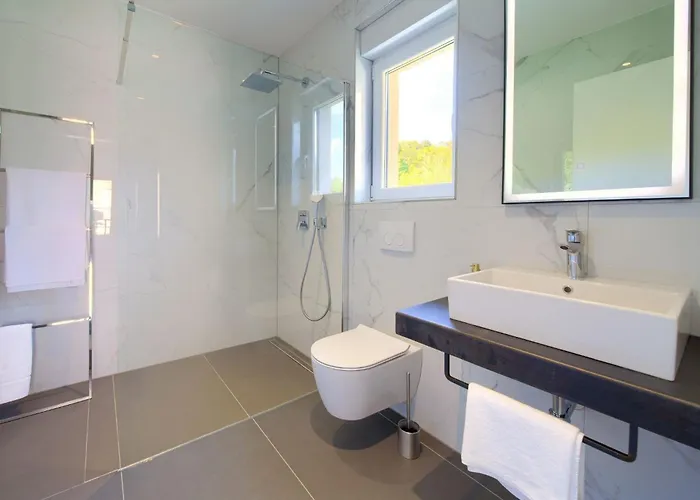 Holiday home Luxurioese Mit Pool Und Fantastischem Meerblick By Interhome