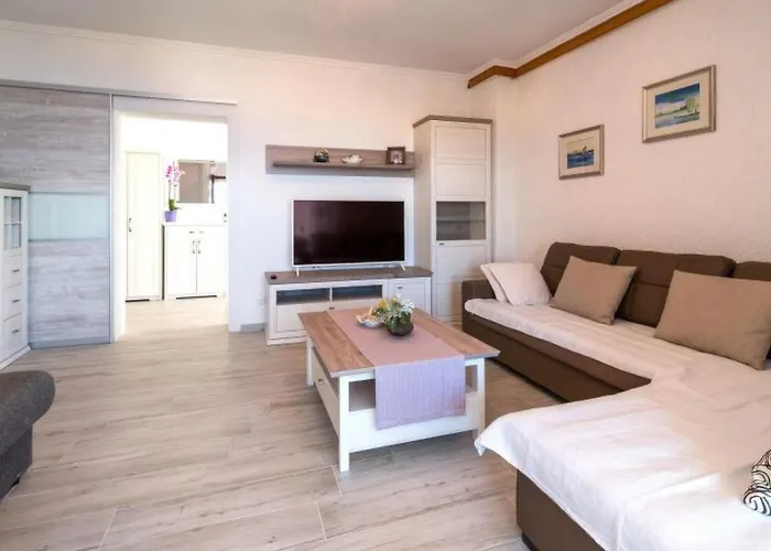 Holiday home Luxurioese Mit Pool Und Fantastischem Meerblick By Interhome