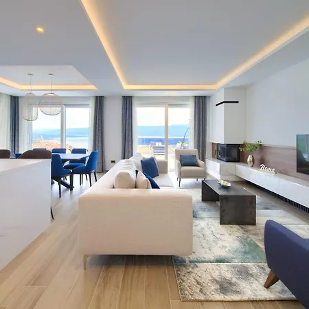 Luxurioese Mit Pool Und Fantastischem Meerblick By Interhome