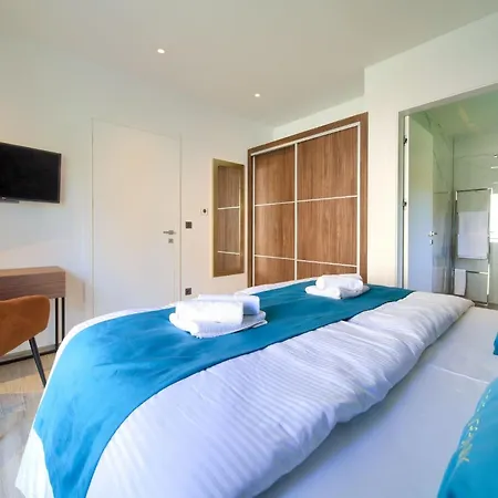 Luxurioese Mit Pool Und Fantastischem Meerblick By Interhome Σπίτι διακοπών